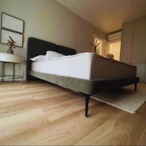Cama con Patas + Respaldo Modelo Moscu
